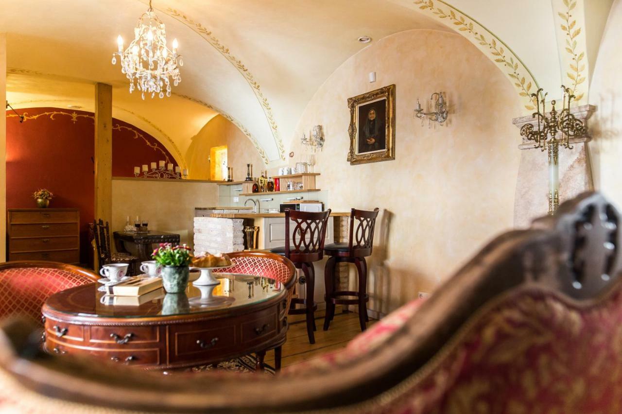 Antique Old Town Studio By Urban Rent Apartment วิลนีอุส ภายนอก รูปภาพ